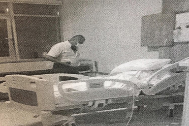 Kayınvalidesini 'vir&uuml;s bulaştırmasın' diye &ouml;ld&uuml;rmeye &ccedil;alışmakla su&ccedil;lanan damada beraat