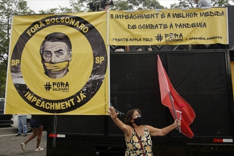Brezilya Devlet Başkanı Bolsonaro'nun Kovid-19'la m&uuml;cadele y&ouml;ntemleri tartışılıyor
