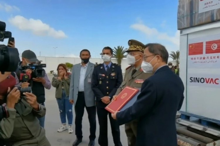 Sinovac aşıları, Tunus'a ulaştı