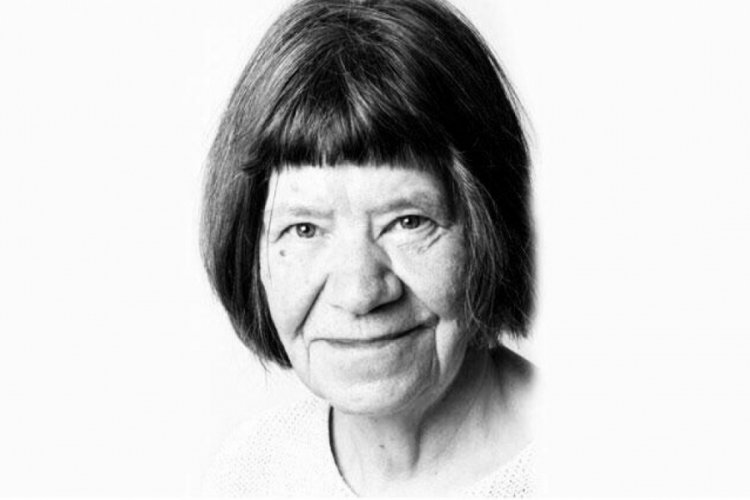 Edebiyat&ccedil;ı Dr. Monika Carbe hayatını kaybetti