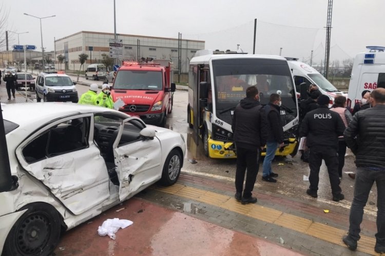 Bursa'daki kazada Çanakkale Orman Bölge Müdürü hafif, eşi ağır yaralı