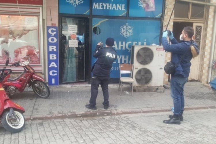 Alkoll&uuml; mekandaki s&ouml;zl&uuml; kavga silahlı saldırıya d&ouml;nd&uuml;