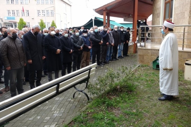 Bursa'da kaza yapan Çanakkale Orman Bölge Müdürü Demirci'nin kayınvalidesi toprağa verildi