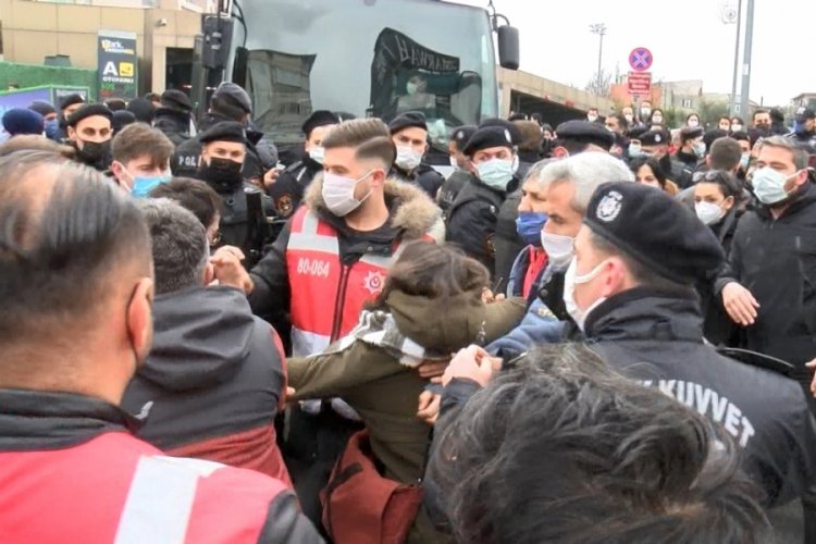 Boğazi&ccedil;i g&ouml;zaltıları i&ccedil;in yapılan eyleme m&uuml;dahale: &Ccedil;ok sayıda g&ouml;zaltı