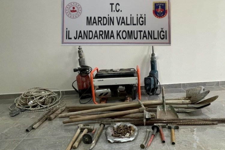 Ka&ccedil;ak kazı yapan 5 kişi su&ccedil;&uuml;st&uuml; yakalandı