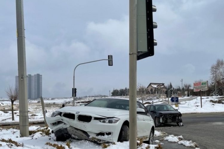 AK Parti Milletvekili Toprak Ankara'da kaza geçirdi