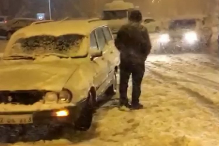 Adıyaman-Gaziantep karayolunda ulaşıma kar engeli