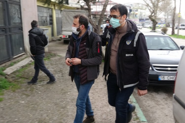 Bursa'da kaçak sigara üretilen depoya baskın: 1 kişiye gözaltı