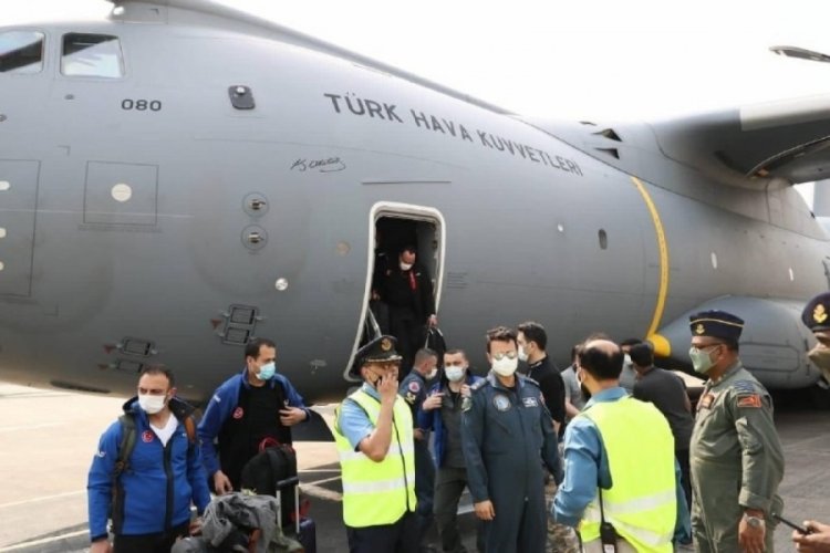 T&uuml;rkiye'nin yardım u&ccedil;ağı Bangladeş'e ulaştı