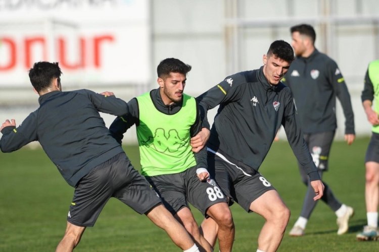 Bursaspor g&uuml;n&uuml; &ccedil;ift antrenmanla bitirdi