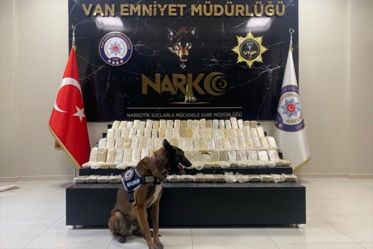 Kamyonun yakıt deposunda uyuşturucu ele ge&ccedil;irildi