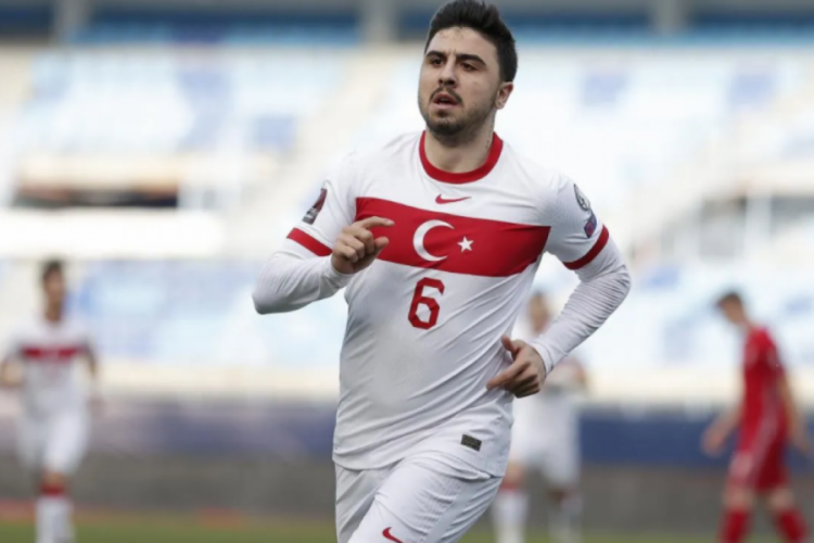 Ozan Tufan: İki y&ouml;nl&uuml; oynamak gol becerimi ortaya &ccedil;ıkartıyor