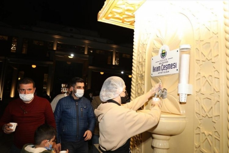 Bursa İneg&ouml;l'de s&uuml;t ikramı geleneği Berat Kandili'nde de s&uuml;rd&uuml;