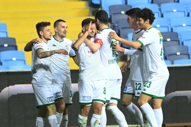 Bursaspor zorlu fikst&uuml;r&uuml; avantaja &ccedil;evirmek istiyor