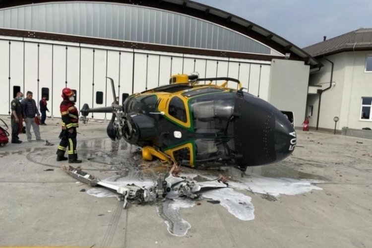 İtalya'da polis helikopteri havalanırken kaza yaptı