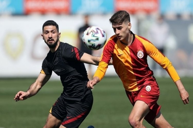 Galatasaray, U19 takımıyla antrenman ma&ccedil;ı yaptı