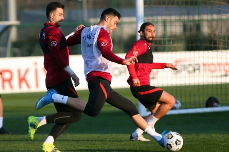 A Milli Futbol Takımı, Letonya hazırlıklarına başladı