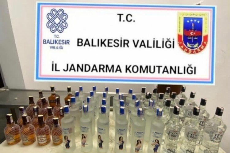 Balıkesir'de 104 litre sahte i&ccedil;ki ele ge&ccedil;irildi