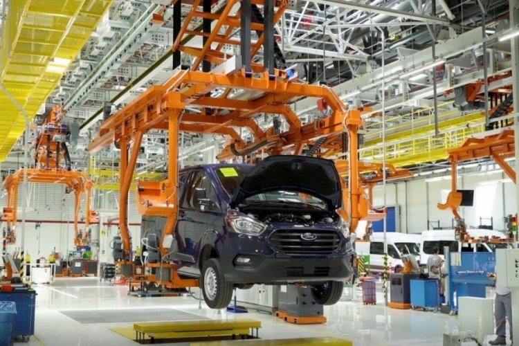 Ford Otosan &uuml;retime ara veriyor
