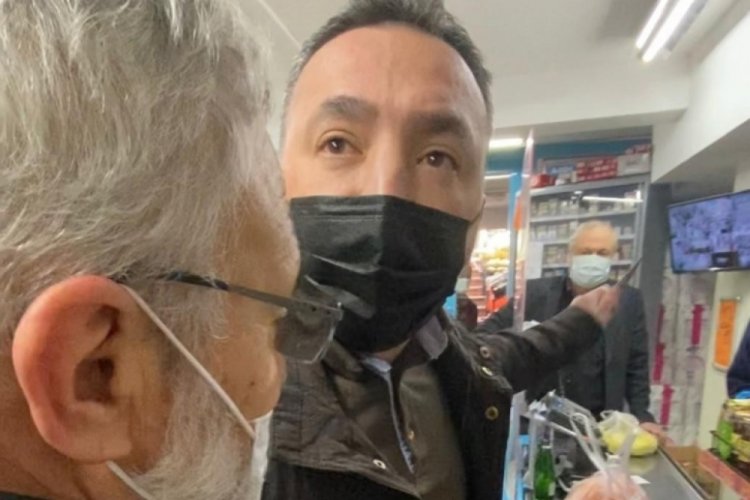 Sosyal mesafe uyarısına şok tehdit: Seni s&uuml;zgece &ccedil;eviririm