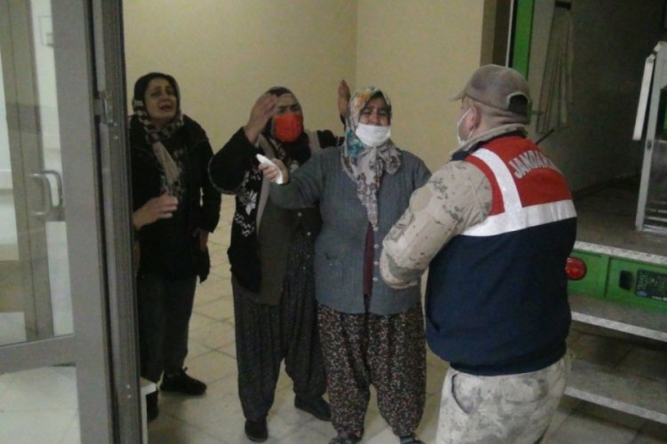 3 &ccedil;ocuk annesi kendini ağaca asarak canına kıydı