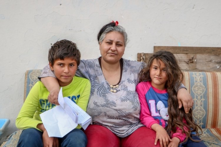Kirada oturduğu gecekonduya yıkım emri gelen 2 &ccedil;ocuk annesi, yardım istedi