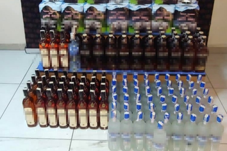 Edirne'de 185 şişe ka&ccedil;ak i&ccedil;ki ele ge&ccedil;irildi