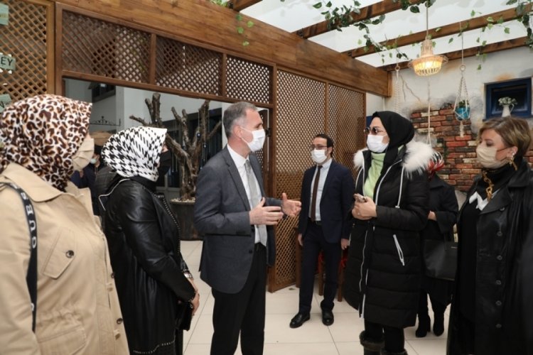 &Uuml;nl&uuml; fenomen Bursa İneg&ouml;l'&uuml;n lezzetlerini tattı