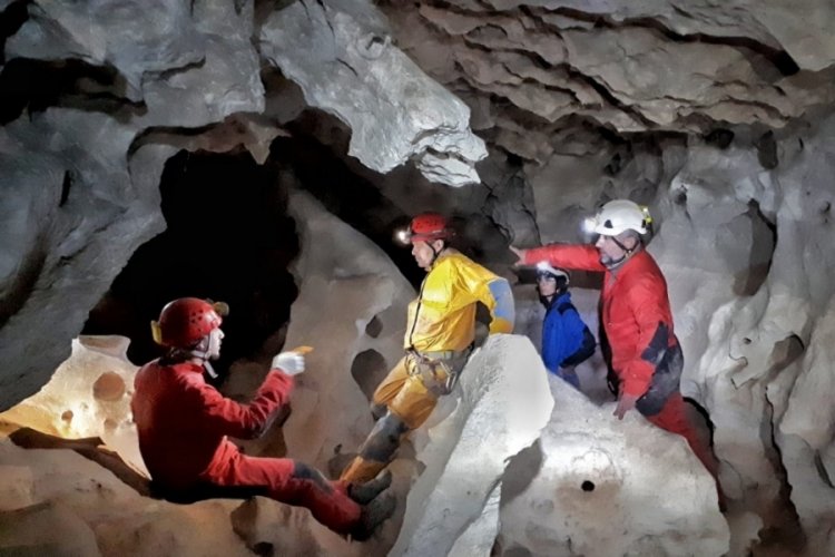 İnsuyu Mağarası'nın gizemli galerileri keşfediliyor