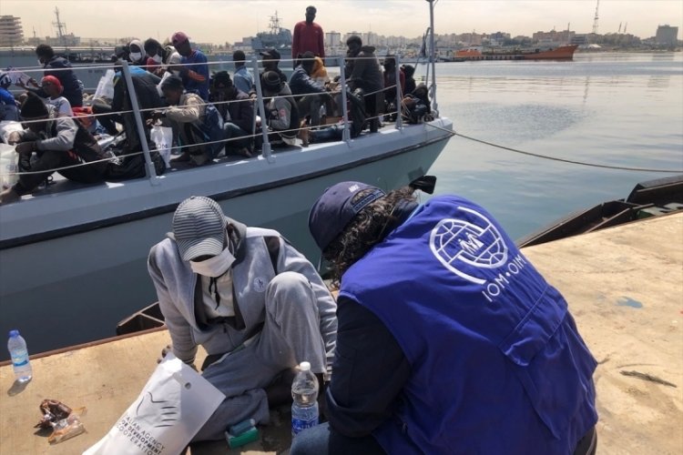 Libya a&ccedil;ıklarında 1000 d&uuml;zensiz g&ouml;&ccedil;men yakalandı