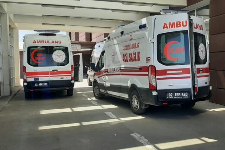 Otomobil ile motosiklet &ccedil;arpıştı: 2 yaralı