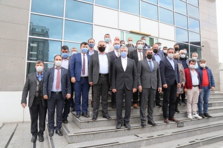 Edremit Belediyesi'nde en d&uuml;ş&uuml;k maaş 3 bin 800TL