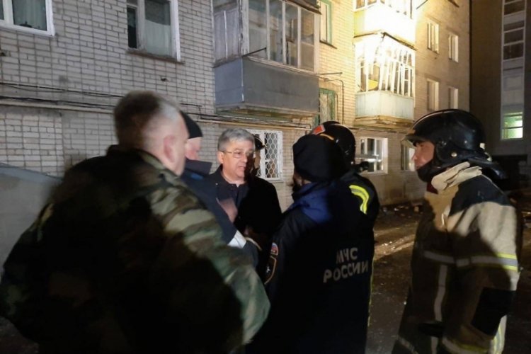 9 katlı binada doğal gaz patlaması: 1 &ouml;l&uuml;, 3 yaralı