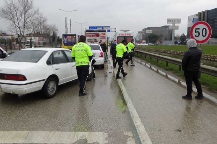 Bursa'da zincirleme kaza korkuttu, trafik kilitlendi