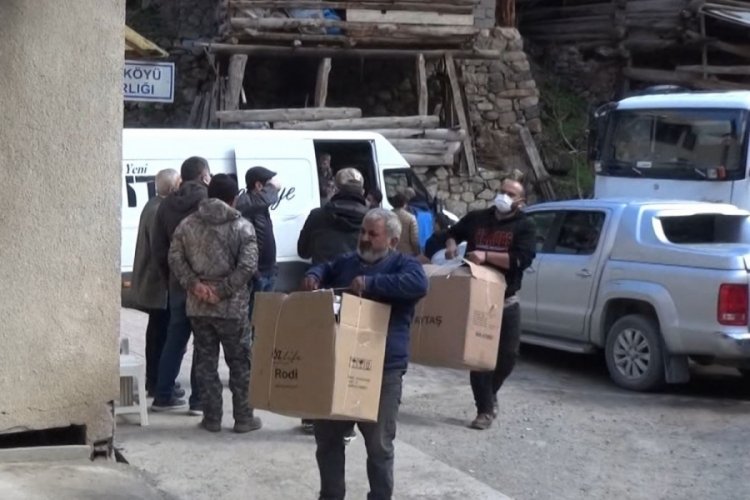 Yanan k&ouml;yden &ccedil;ağrı: Yardımlar bize yetti, başka ihtiya&ccedil; sahiplerine g&ouml;nderin