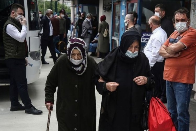 65 yaş &uuml;st&uuml; yasaklar değişti mi? 65 yaş &uuml;st&uuml; sokağa &ccedil;ıkma yasağı saatleri ka&ccedil;ta başlıyor, ka&ccedil;ta bitiyor?