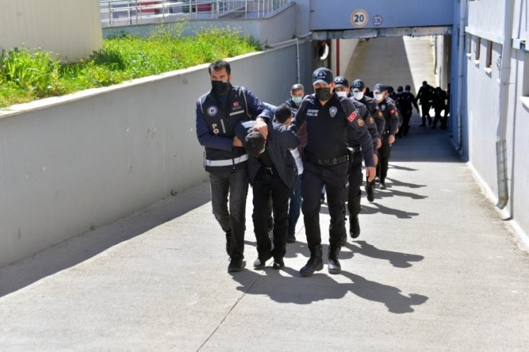 Silah ve uyuşturucu ticareti yapan su&ccedil; &ouml;rg&uuml;t&uuml;ne 'Hijyen-2' operasyonu: 33 g&ouml;zaltı