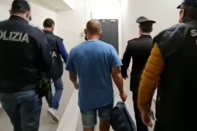 İtalyan ka&ccedil;ak mafya &uuml;yesini yemek videoları ele verdi
