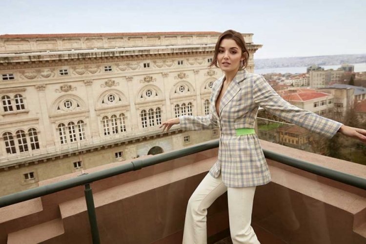 Hande Er&ccedil;el baharı karşıladı
