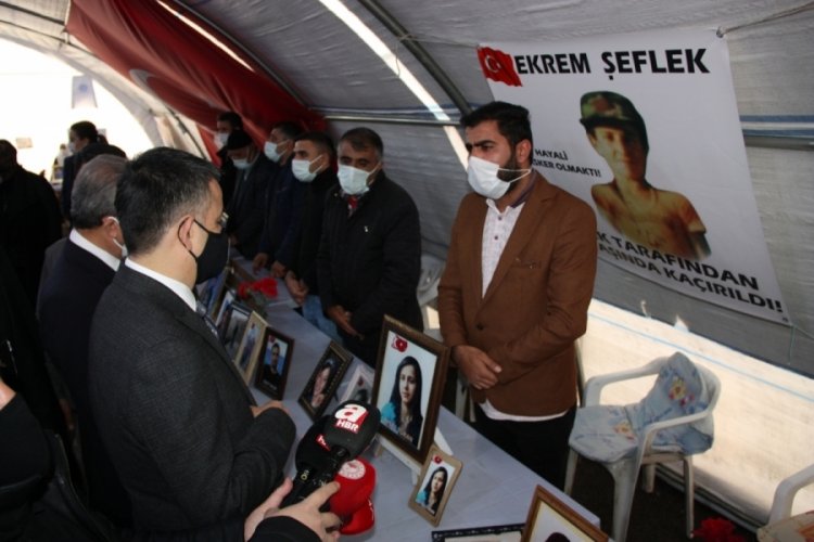 Tarım ve Orman Bakanı Pakdemirli evlat n&ouml;betindeki ailelerle buluştu