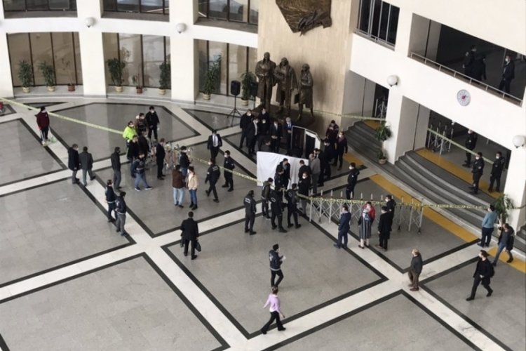Adliyede feci olay! M&uuml;başir intihar etti