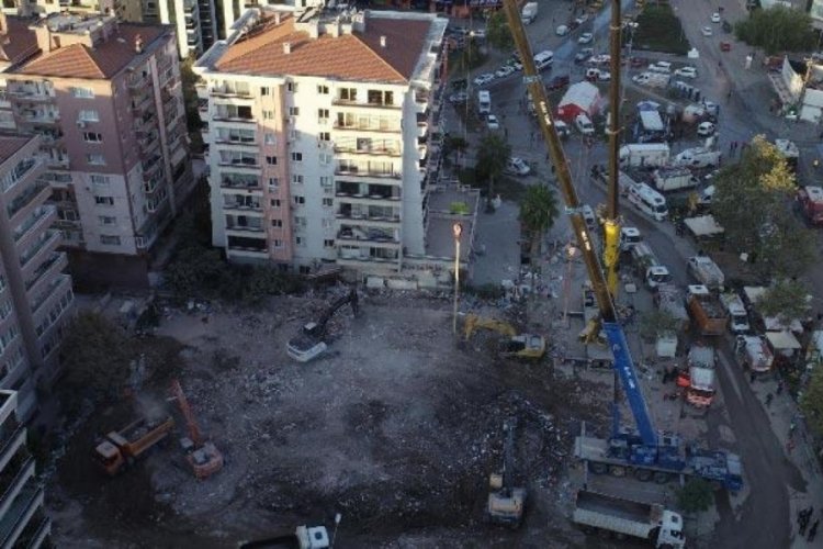 Rıza Bey Apartmanı'nın fenni mesul&uuml; tutuklandı