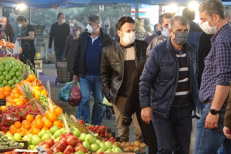 Bursa'da pazarcılar hafta sonu tezg&acirc;h açmak istiyor
