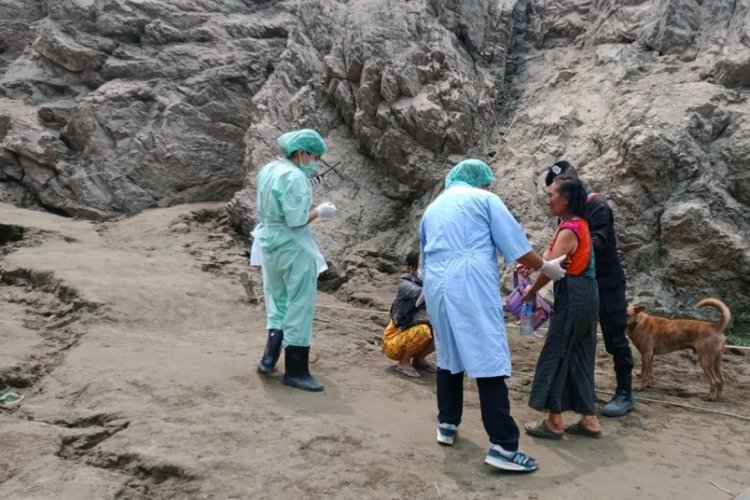 Myanmar ordusundan sivillerin bulunduğu b&ouml;lgelere hava saldırıları