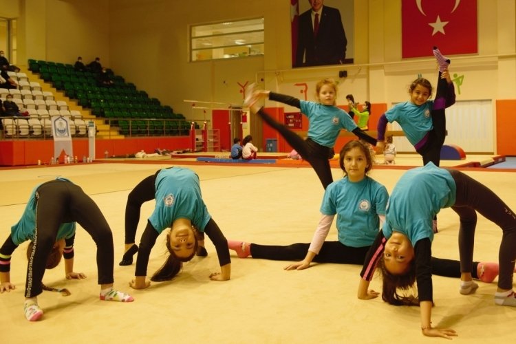 Bursa Yıldırım'da sağlıklı nesiller sporla yetişiyor