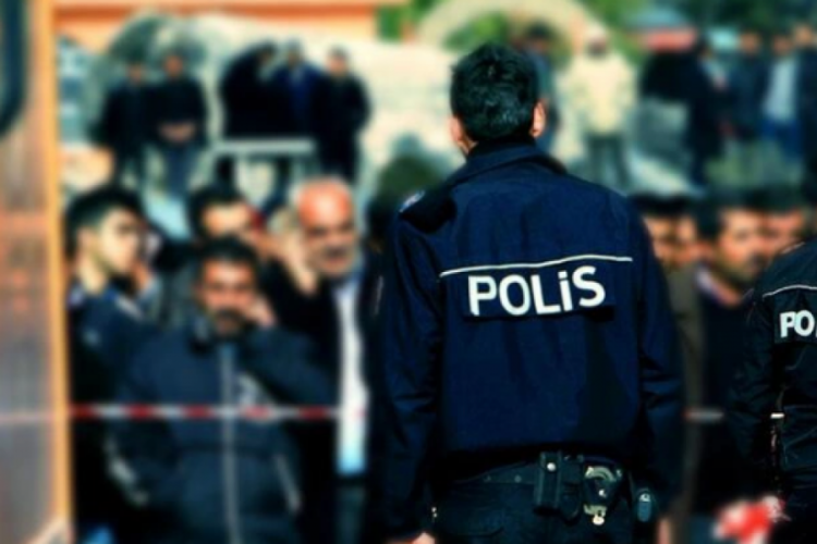Kadık&ouml;y'de g&ouml;steri ve y&uuml;r&uuml;y&uuml;şler yasaklandı