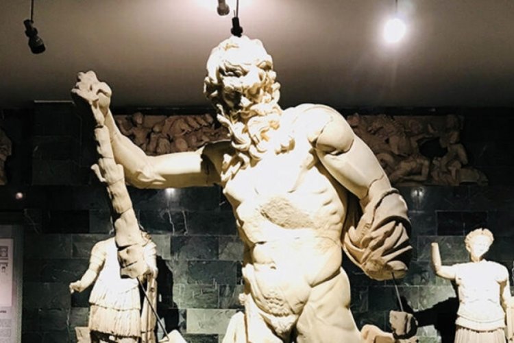 Antalya Arkeoloji ve Tarih M&uuml;zesi'nde zimmet skandalı