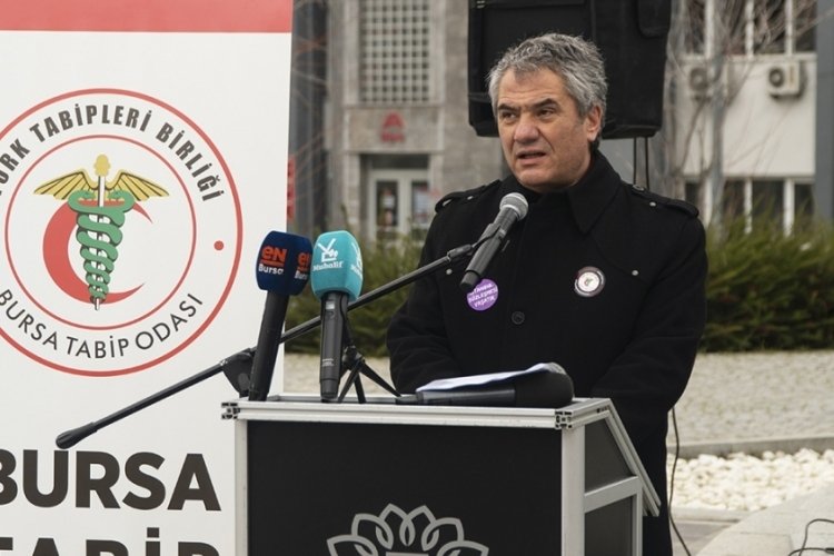 Bursa'da korona y&uuml;z&uuml;nden kaybedilen sağlık&ccedil;ılar anıldı