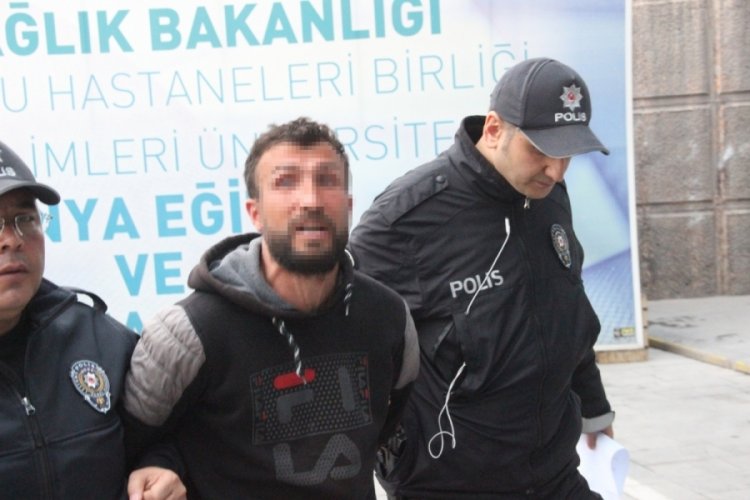 G&ouml;zaltına alındığında şarkı s&ouml;yleyen abla cinayeti sanığına m&uuml;ebbet hapis