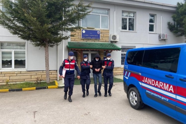 Yıllardır ka&ccedil;ıyordu, kayıt dışı &ccedil;alışırken yakayı ele verdi